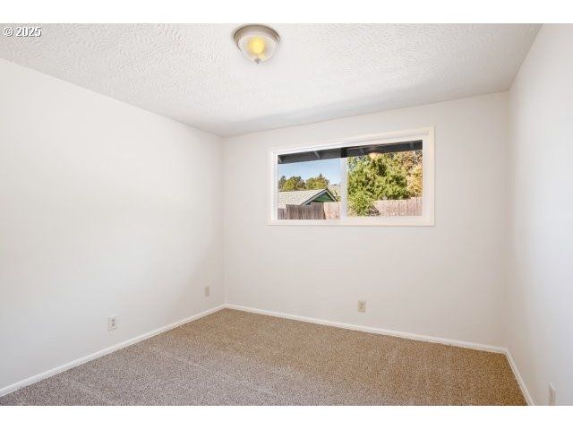 4819 Se ROETHE Rd, Milwaukie, OR 97267