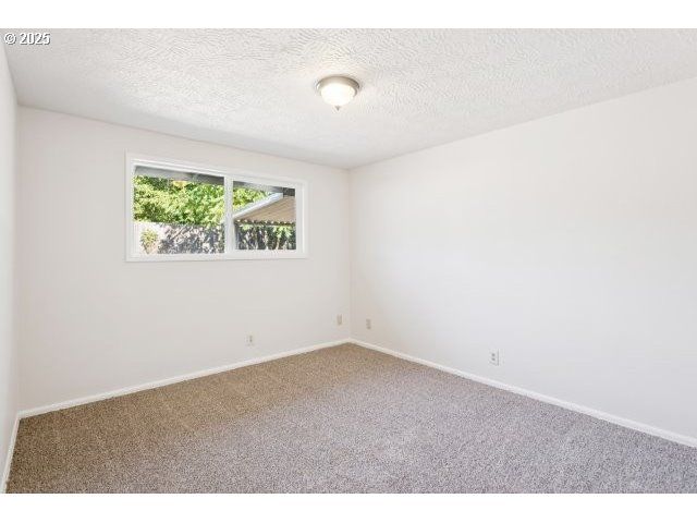 4819 Se ROETHE Rd, Milwaukie, OR 97267