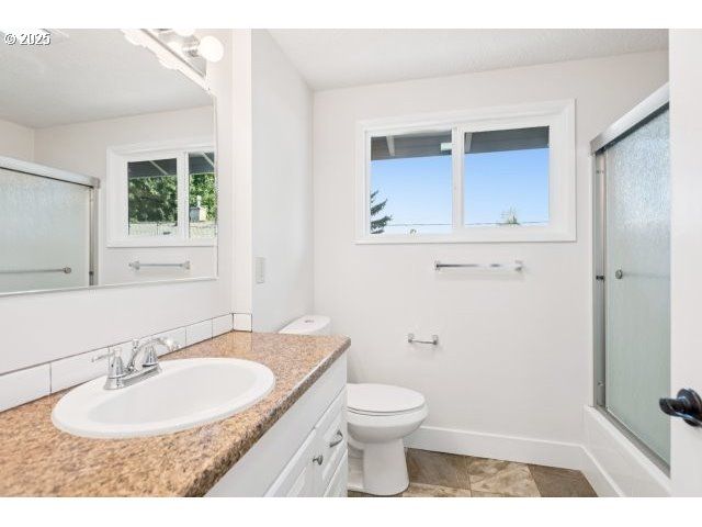 4819 Se ROETHE Rd, Milwaukie, OR 97267