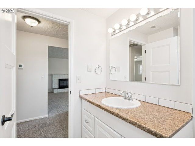 4819 Se ROETHE Rd, Milwaukie, OR 97267