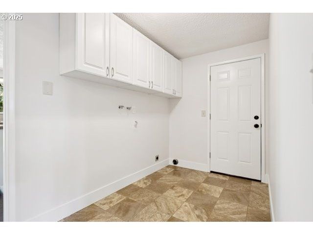 4819 Se ROETHE Rd, Milwaukie, OR 97267