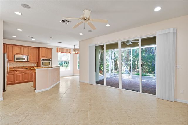 3211 Sussex Way, Vero Beach, FL 32966