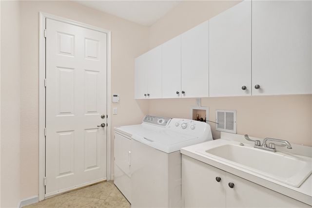 3211 Sussex Way, Vero Beach, FL 32966