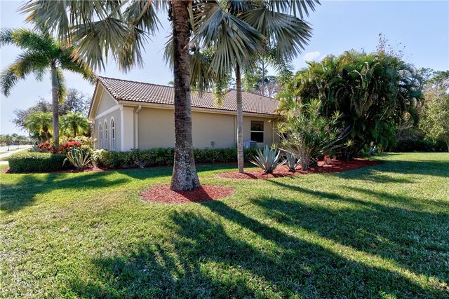 3211 Sussex Way, Vero Beach, FL 32966
