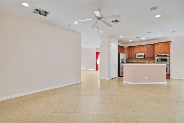 3211 Sussex Way, Vero Beach, FL 32966