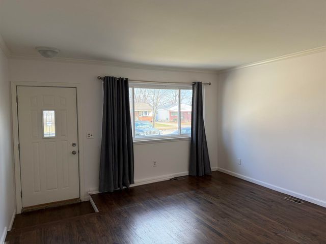 22032 Downing Street, St Clair Shores, MI 48080