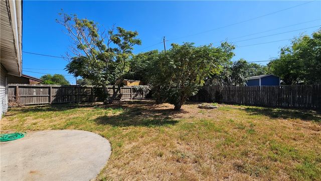 605 Aristocrat Dr, Corpus Christi, TX 78418