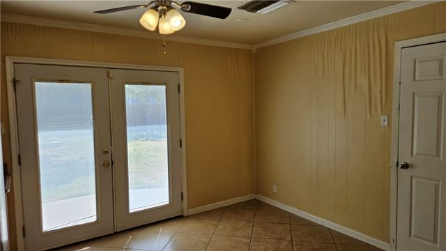 605 Aristocrat Dr, Corpus Christi, TX 78418