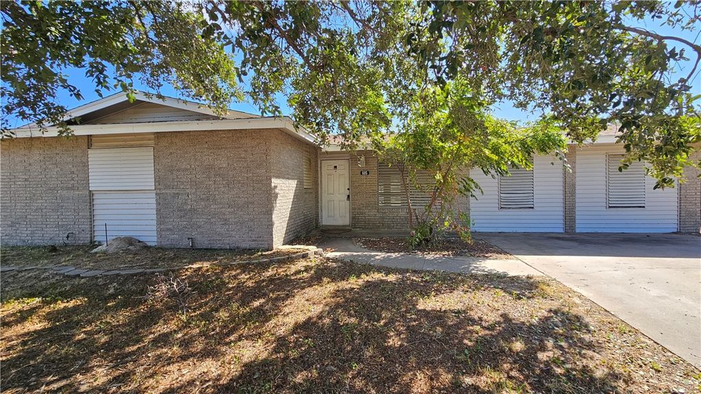 605 Aristocrat Dr, Corpus Christi, TX 78418