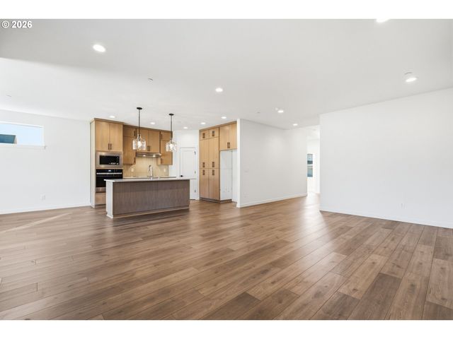 151 E AIREDALE Ave, La Center, WA 98629