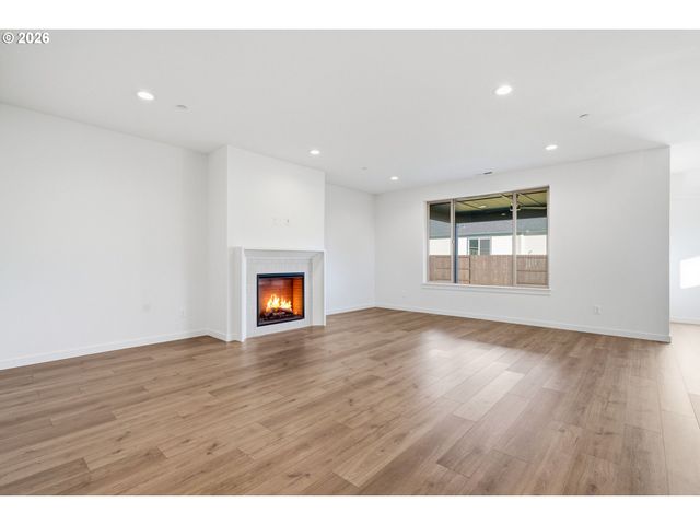 151 E AIREDALE Ave, La Center, WA 98629