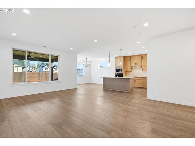 151 E AIREDALE Ave, La Center, WA 98629