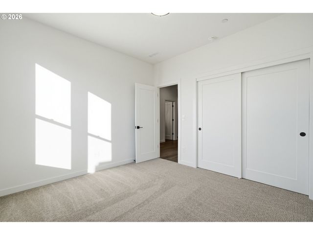 151 E AIREDALE Ave, La Center, WA 98629