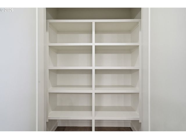 151 E AIREDALE Ave, La Center, WA 98629