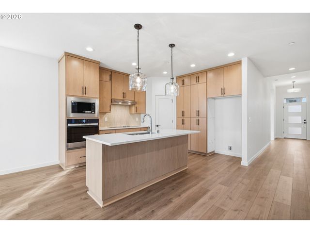 151 E AIREDALE Ave, La Center, WA 98629