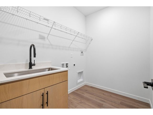 151 E AIREDALE Ave, La Center, WA 98629