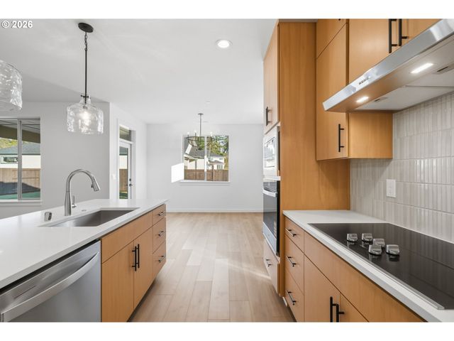 151 E AIREDALE Ave, La Center, WA 98629