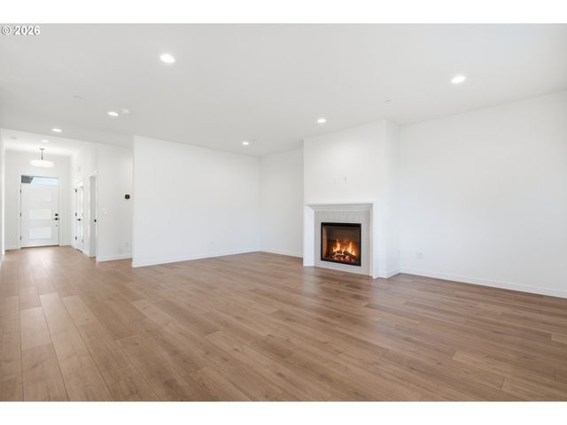 151 E AIREDALE Ave, La Center, WA 98629