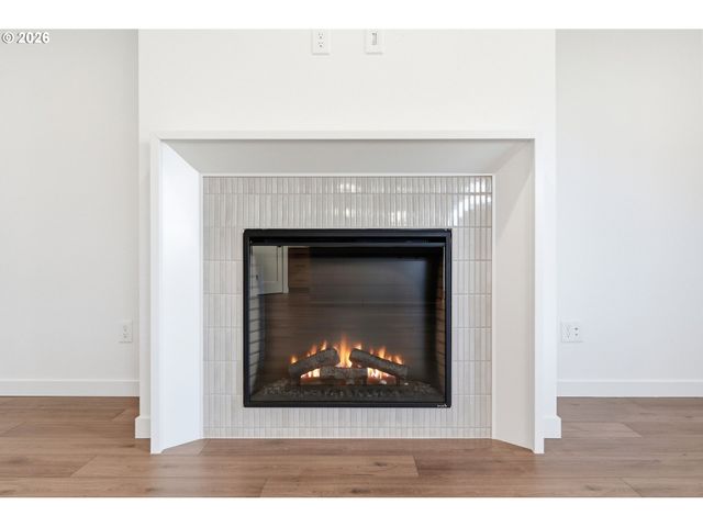 151 E AIREDALE Ave, La Center, WA 98629