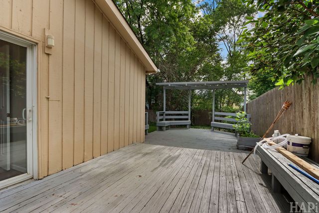 1540 N PEPPER TREE Drive, Palatine, IL 60067