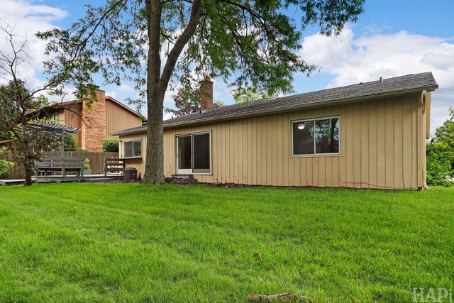 1540 N PEPPER TREE Drive, Palatine, IL 60067