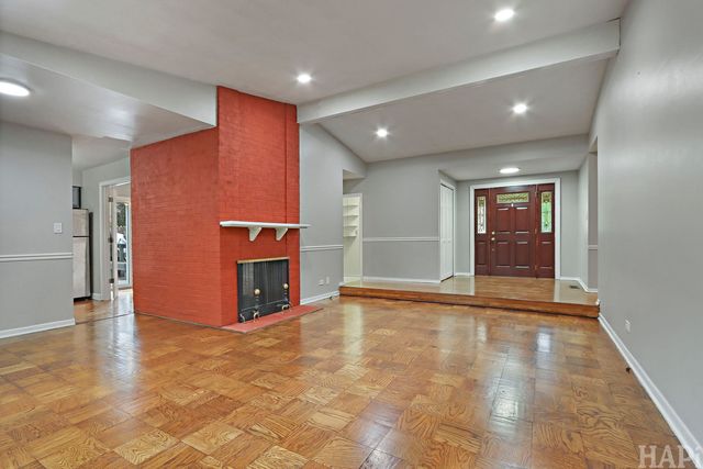 1540 N PEPPER TREE Drive, Palatine, IL 60067
