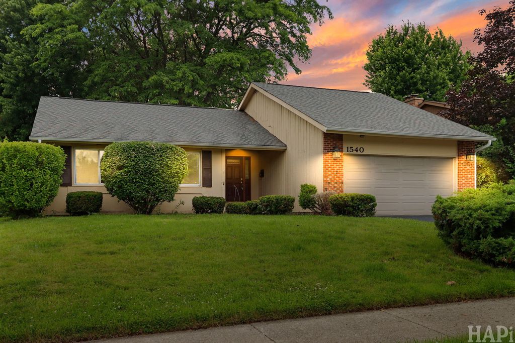 1540 N PEPPER TREE Drive, Palatine, IL 60067