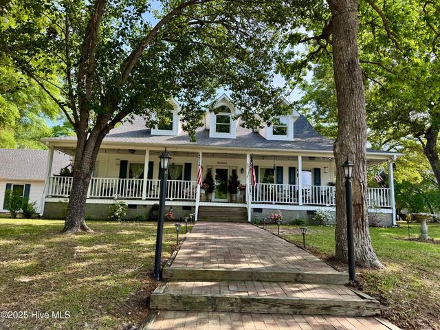801 E Yacht Drive, Oak Island, NC 28465