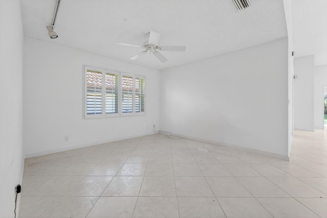 6045 Waldwick Circle, Delray Beach, FL 33484