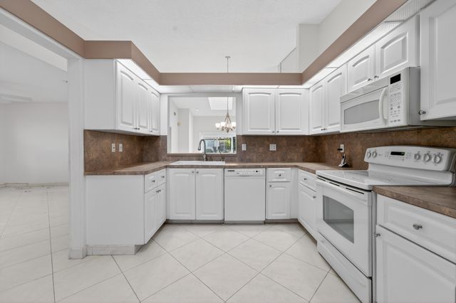 6045 Waldwick Circle, Delray Beach, FL 33484