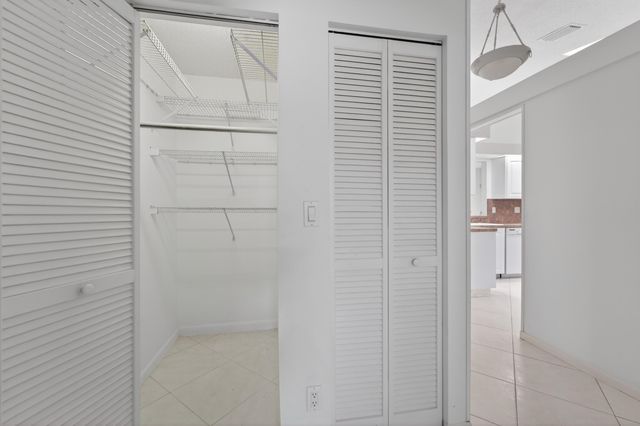 6045 Waldwick Circle, Delray Beach, FL 33484