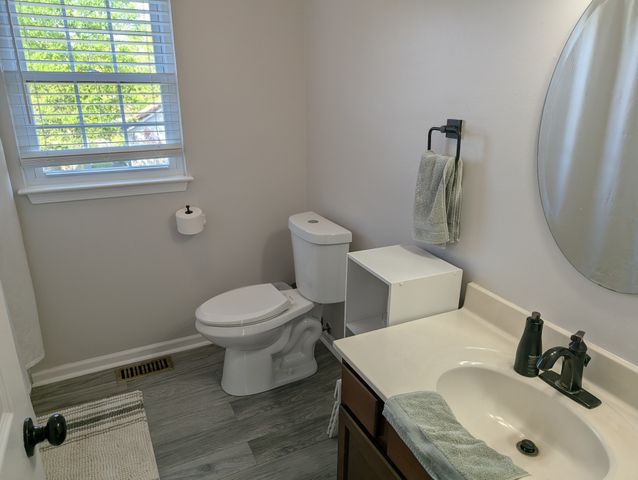 808 Aimes Ct, Nashville, TN 37221