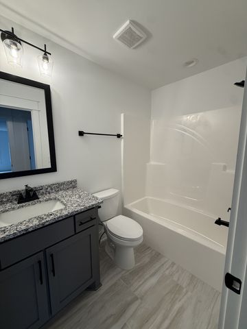 2631 Holly Springs Dr, Murfreesboro, TN 37128