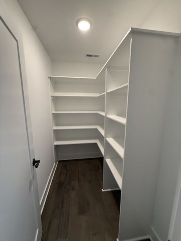 2631 Holly Springs Dr, Murfreesboro, TN 37128