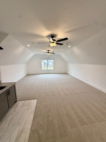 2631 Holly Springs Dr, Murfreesboro, TN 37128