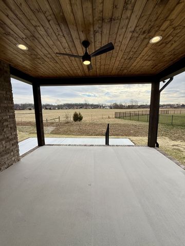 2631 Holly Springs Dr, Murfreesboro, TN 37128