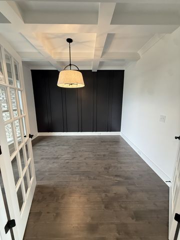 2631 Holly Springs Dr, Murfreesboro, TN 37128