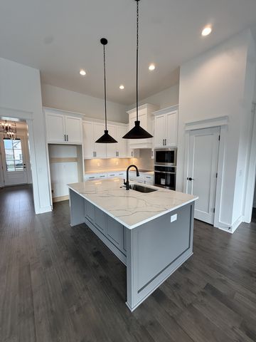 2631 Holly Springs Dr, Murfreesboro, TN 37128