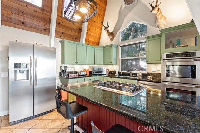 664 Circle Drive, Lake Arrowhead, CA 92352