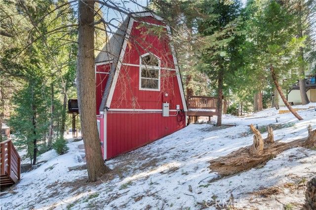 664 Circle Drive, Lake Arrowhead, CA 92352