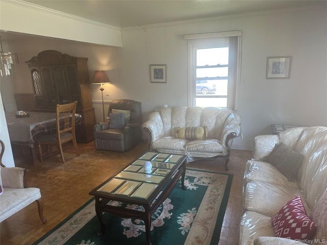 247 Windsor Parkway, Hempstead, NY 11550