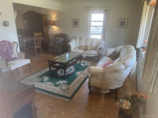 247 Windsor Parkway, Hempstead, NY 11550