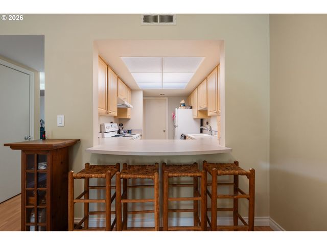 6605 W BURNSIDE St 131, Portland, OR 97210
