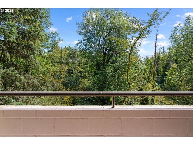 6605 W BURNSIDE St 131, Portland, OR 97210