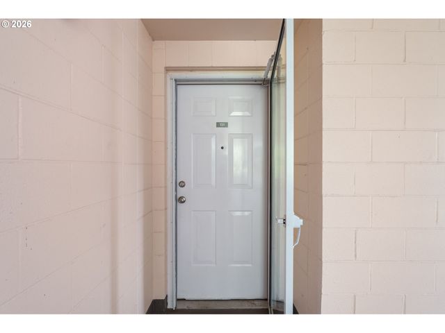6605 W BURNSIDE St 131, Portland, OR 97210