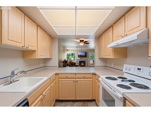 6605 W BURNSIDE St 131, Portland, OR 97210