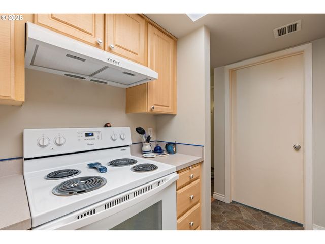 6605 W BURNSIDE St 131, Portland, OR 97210