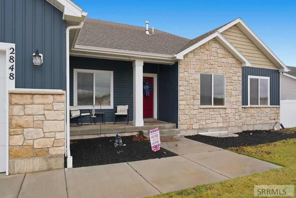 Image 2 of property listing at 2848 E Larson Drive, Idaho Falls, ID 83401
