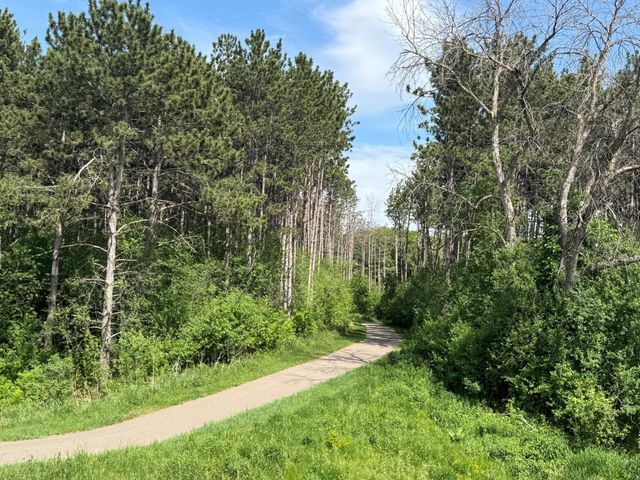 6304 Highland Hills Lane S, Cottage Grove, MN 55016