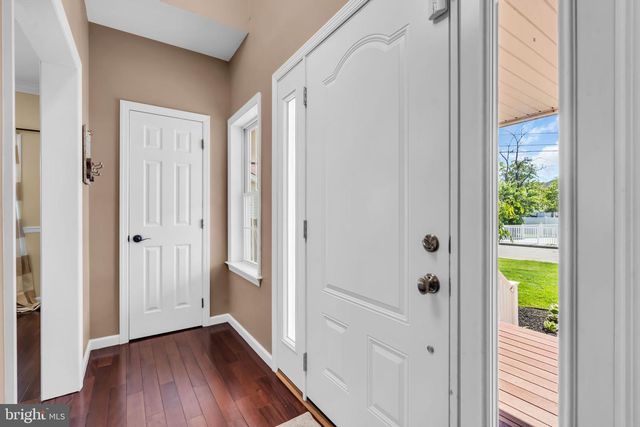16 LONGMAN ST, Toms River, NJ 08753